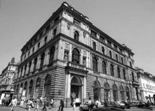 Tschechische Stadtsparkasse & Ehemals Museum Klement Gottwald