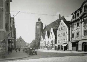 Ingolstadt, Theresienstraße : Ingolstadt. Theresienstraße. Blick zur Frauenkirche nach Nordwesten