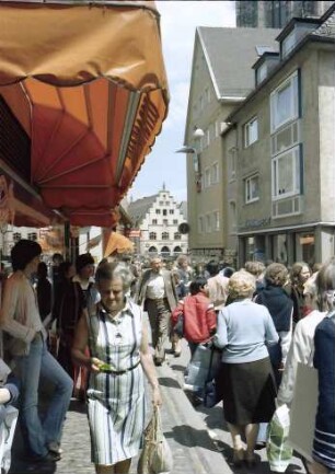 Freiburg: Fußgängerverkehr in der Eisenstraße
