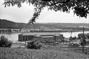 Waldshut: Inbetriebnahme des Kraftwerks Waldshut; Kraftwerk Außenansicht mit Rhein