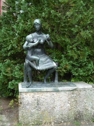Mutter mit Kind, Hoyerswerda