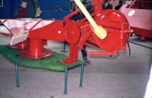 Fotografie: Futtererntetechnik, Trommelmähwerk, Heckanbau