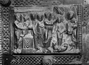 Kapitolstüren mit Darstellungen aus dem Leben Christi — Linker Türflügel mit Darstellungen aus der Jugendgeschichte Christi — Die Darbringung Christi im Tempel und die Taufe Christi
