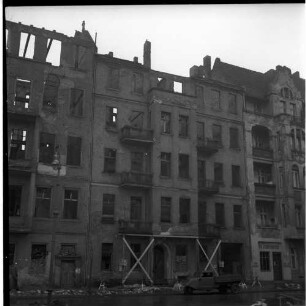 Negativ: Ruine, Ebersstraße 44, 1953