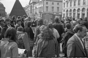 Kundgebung der "Aktion § 218" auf dem Karlsruher Marktplatz