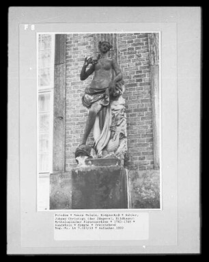 Mythologischer Figurenzyklus — Nymphe