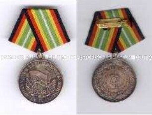 Medaille für treue Dienste in der Nationalen Volksarmeein Silber, 8. Ausführung