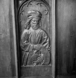 Chorgestühl mit Schnitzereien — Prophet