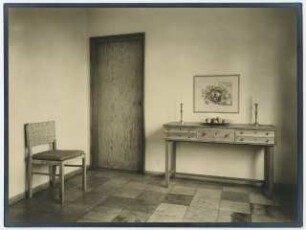 Wohnhaus Madelung, Gerlingen bei Stuttgart: Tür, Stuhl und Anrichte im Esszimmer, Aquarell von Susanne Dübbers