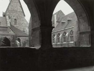 Naumburg (Saale), Dom St. Peter und Paul. Blick in den Domhof