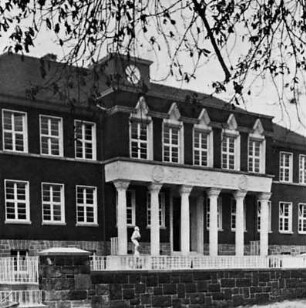 Ehemalige Realschule (Massivbau); Nidda, Hindenburgstraße 2