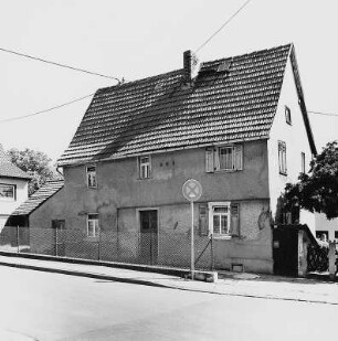 Wohnhaus; Niedernhausen, Brunnenstraße 22