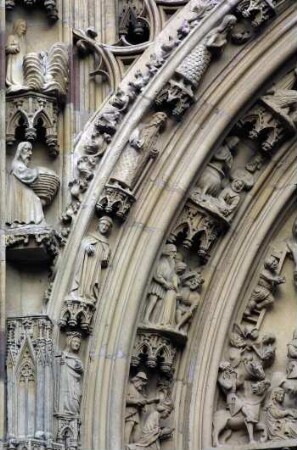 Frankreich. Alsace. Bas Rhin. Thann. Theobaldusmünster. Portal. Detail