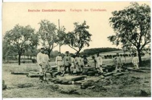 Deutsche Eisenbahntruppen. Vorlegen des Unterbaus