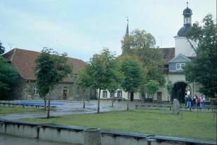 Schlosshof, Innenseite des Torgebäudes