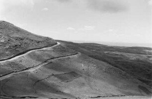 Die Scio-Hochfläche : Berglandschaft mit Landstraße