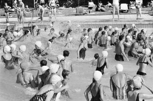 Wellenbad im Rheinstrandbad Rappenwört.