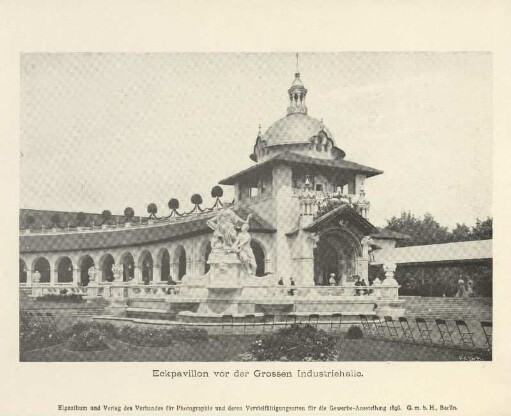 Eckpavillon vor der Grossen Industriehalle