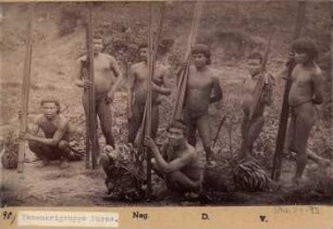 Gruppe von Männern des Yamamadi-Volkes, Para, Gebiet des Rio Purus