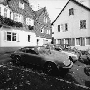 Oestrich-Winkel, Friedensplatz 17