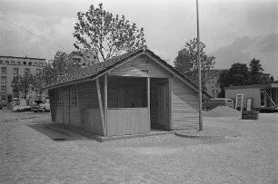 Ausstellung "Kleingarten - Siedlung - Landwirtschaft" am Festplatz.