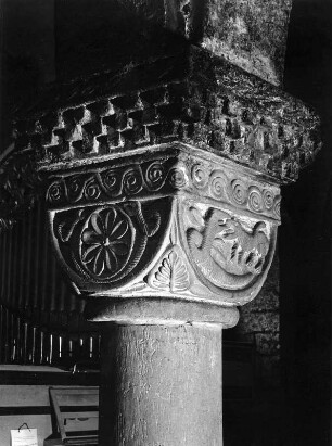 Bremen. Dom Sankt Petri . Ostkrypta (1050/1068 und 1187). Kapitell der nordöstlichen Säule (nach 1129)