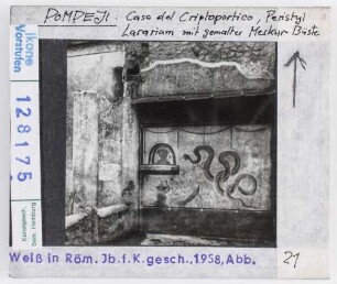 Pompeji, Casa del Criptoportico, Peristyl. Lararium
