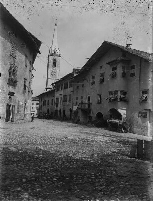 In Kaltern : Straßenansicht in Kaltern