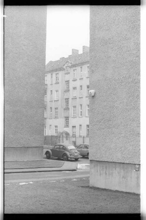 Kleinbildnegativ: Hinterhof, Cranachstraße, 1979