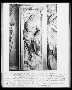Hochaltar, 1. Obergeschoss, rechte Seite: Evangelist Johannes