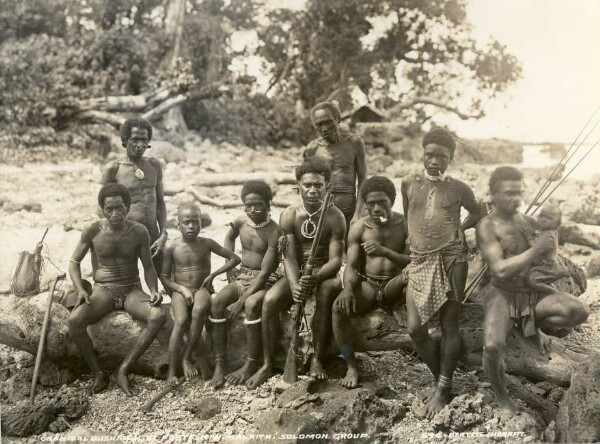 "Groupe de cannibales, Bushmen, N.W. Malaita"