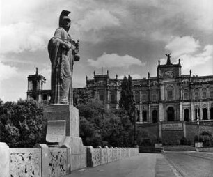 Brückenstandfigur: Pallas Athene