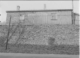 Deutschneudorf, Gneisbruchsteinstützmauer