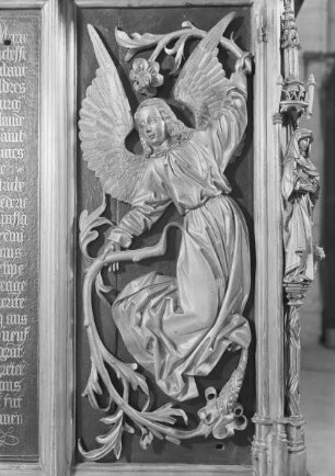 Grabmal der Maria von Burgund (+ 1482) — Obere Stirnseite — rechter Engel