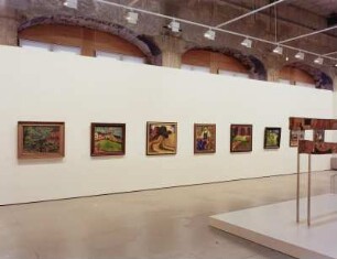 Allee : Raumaufnahme mit Gemälden von Erich Heckel "Haus in Dangast" (Gärtnerei), Max Pechstein "Wiesenrand bei Moritzburg" und Karl Schmidt-Rottluff "Allee" in der Abteilung "Landschaft und Stadt". Ausstellung: Dresden. Residenzschloss, Galerie Neue Meister; Die Brücke in Dresden 1905-1911, 20.10.2001-06.01.2002
