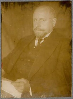 Exc. Ebermaier, Gouverneur von Kamerun : traf auf spanischem Boden ein