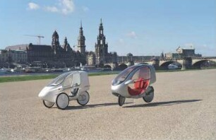 Systemcar- und Kabinenräder : Systemcar- und Kabinenräder. Eigenaufträge und Studienarbeiten, Modelle im Maßstab 1 : 5. Video- und Fotosession am Königsufer in Dresden