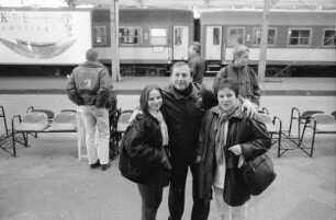 Eisenbahnfahrt Berlin-Krakau : Eisenbahnfahrt Berlin-Krakau, unbekannte Familie