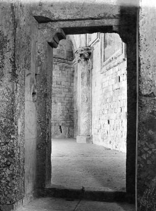 Castel del Monte. Burg (um 1240/um 1250). Inneres. Tür
