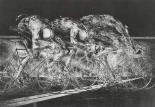 Rennen hinter Motoren