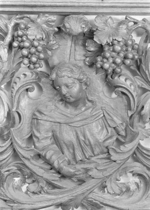 rechte südliche Chorschranke — Maria