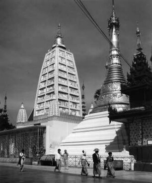 Rangun, Burma, Shwedagon-Pagode, aus dem Tempelbezirk der "Goldenen Pagode"