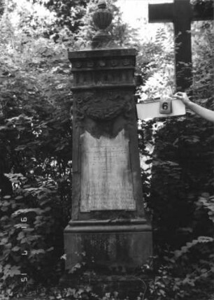 Grabstein 6 [Hahn S. 60 Grab-Nr. 8]: Grabstein 6 [Hahn S. 60]