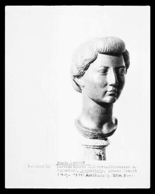 Weibliches Porträt (ehemals als Octavia, Schwester des Augustus, identifiziert)