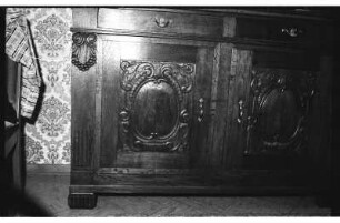 Büffetschrank (Detail)