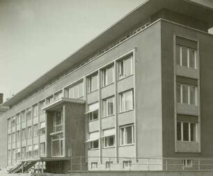 Kutzbach-Bau der Technischen Hochschule Dresden, Helmholtzstraße