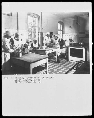 Küche im Jugendheim "Stadt und Land" in Berlin-Pankow