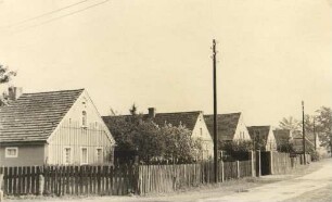 Dorfstraße in Ratzen : Wjesna dróha w Radsku