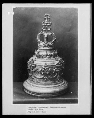 Handglocke, ornamental verziert