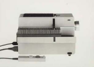 Braun Diaprojektor "D 46/46 J" mit Objektiv "Rodenstock-Splendar" von Dieter Rams